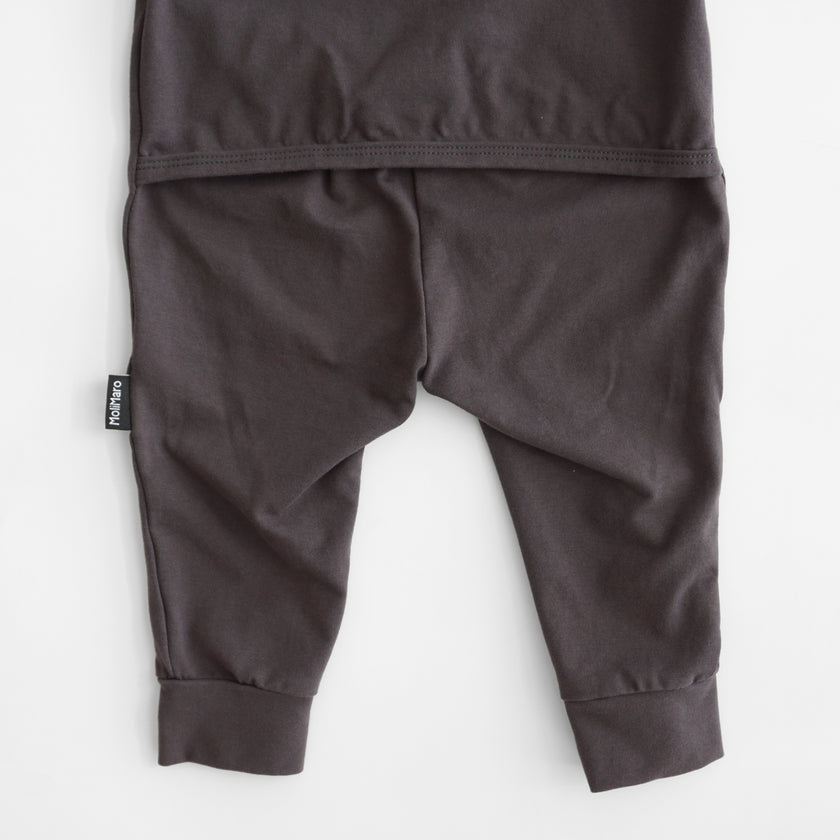 האוברול המקורי עם פתח אחורי - Soft Black