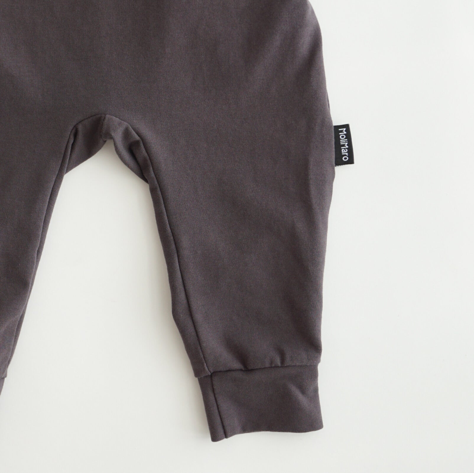 האוברול המקורי עם פתח אחורי - Soft Black
