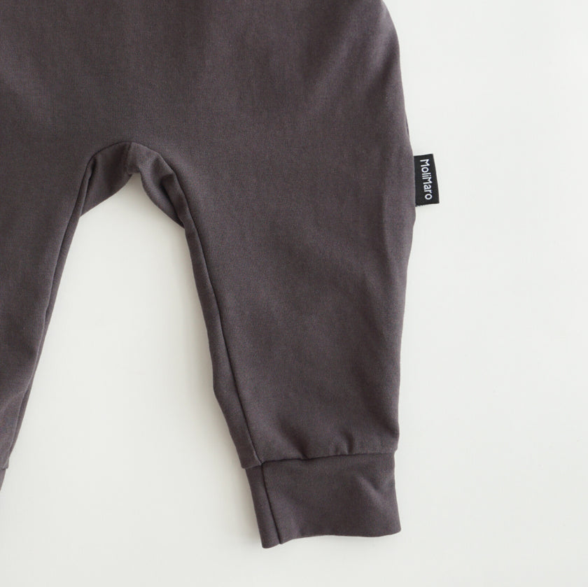 האוברול המקורי עם פתח אחורי - Soft Black